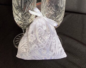 Lace Wedding Favor Bag: Handmade Damask Confetti Pouch