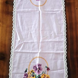 Vintage Purple Painted Table Runner: Vintage Farmhouse Linen - Located in Canada