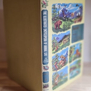 The Illustrated Encyclopedia of Animal Life Vol 1: Mammals, Vintage Books, Vintage Kids Books