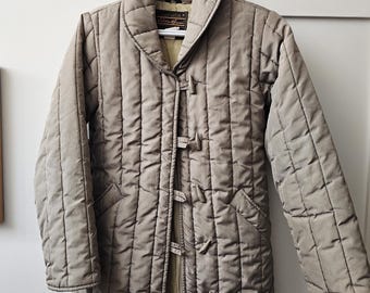 Vintage Eddie Bauer Puffer Coat - Taupe Beige Ladies Jacket - Medium - Located in Canada