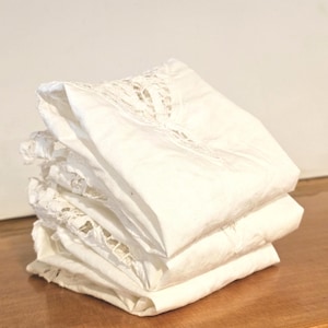 Vintage Battenberg Lace Placemats - Set of 3 - Farmhouse Kitchen Linens