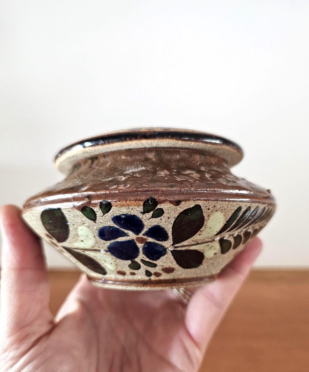 ヴィンテージ メキシコ トナラ陶器 小物入れ：手描きの花と鳥の