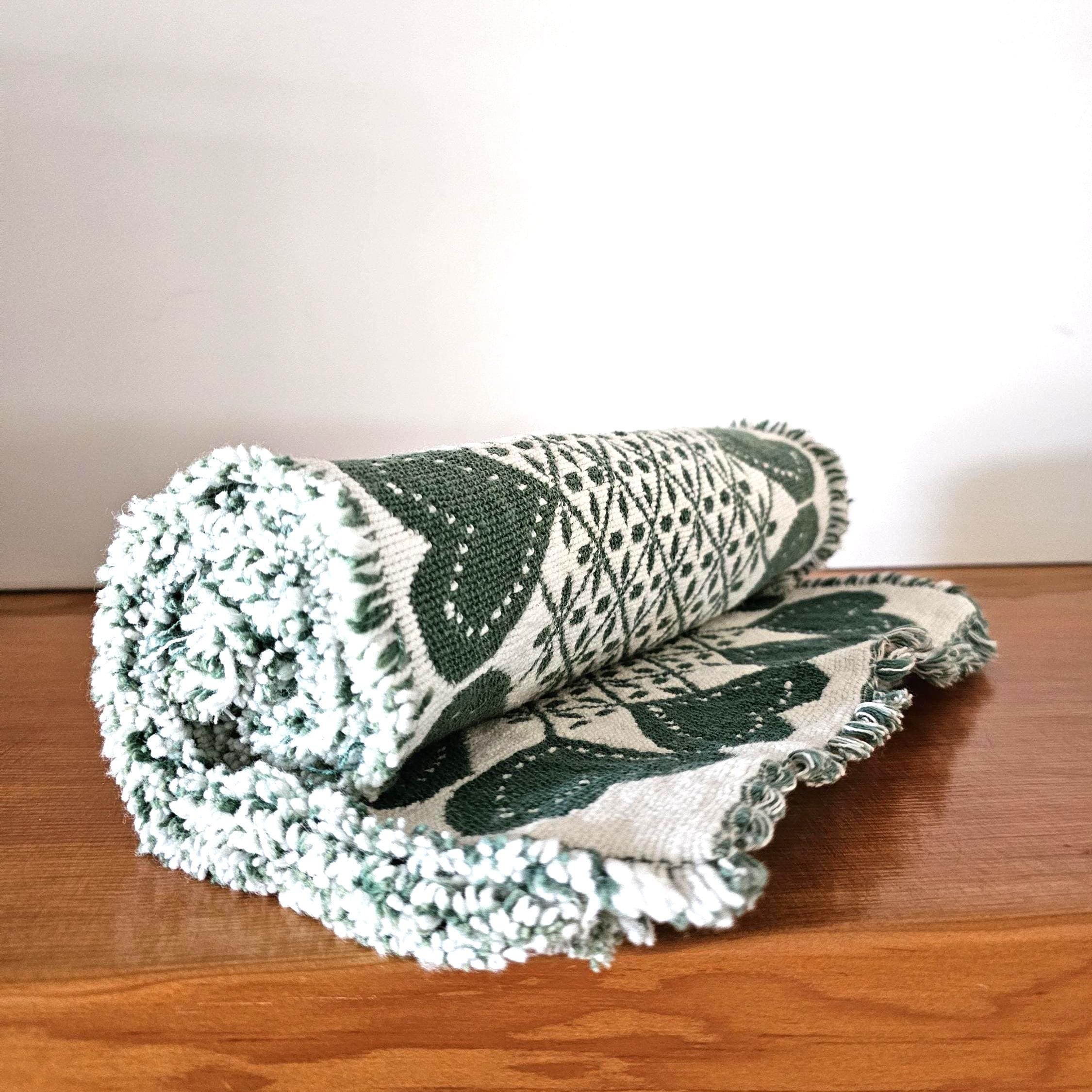 Farmhouse Green Hearts Tapestry Placemats - Set of 4 Cotton Table Linens