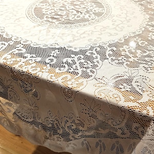 Vintage White French Country Lace Tablecloth - 57&#39;&#39; Round Farmhouse Style