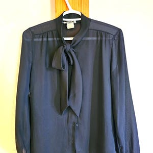 Blusa negra transparente vintage con lazo - Elite Canada - Blusa vintage de los años 70 - Blusa con lazo - Blusa retro - Blusa negra MCM