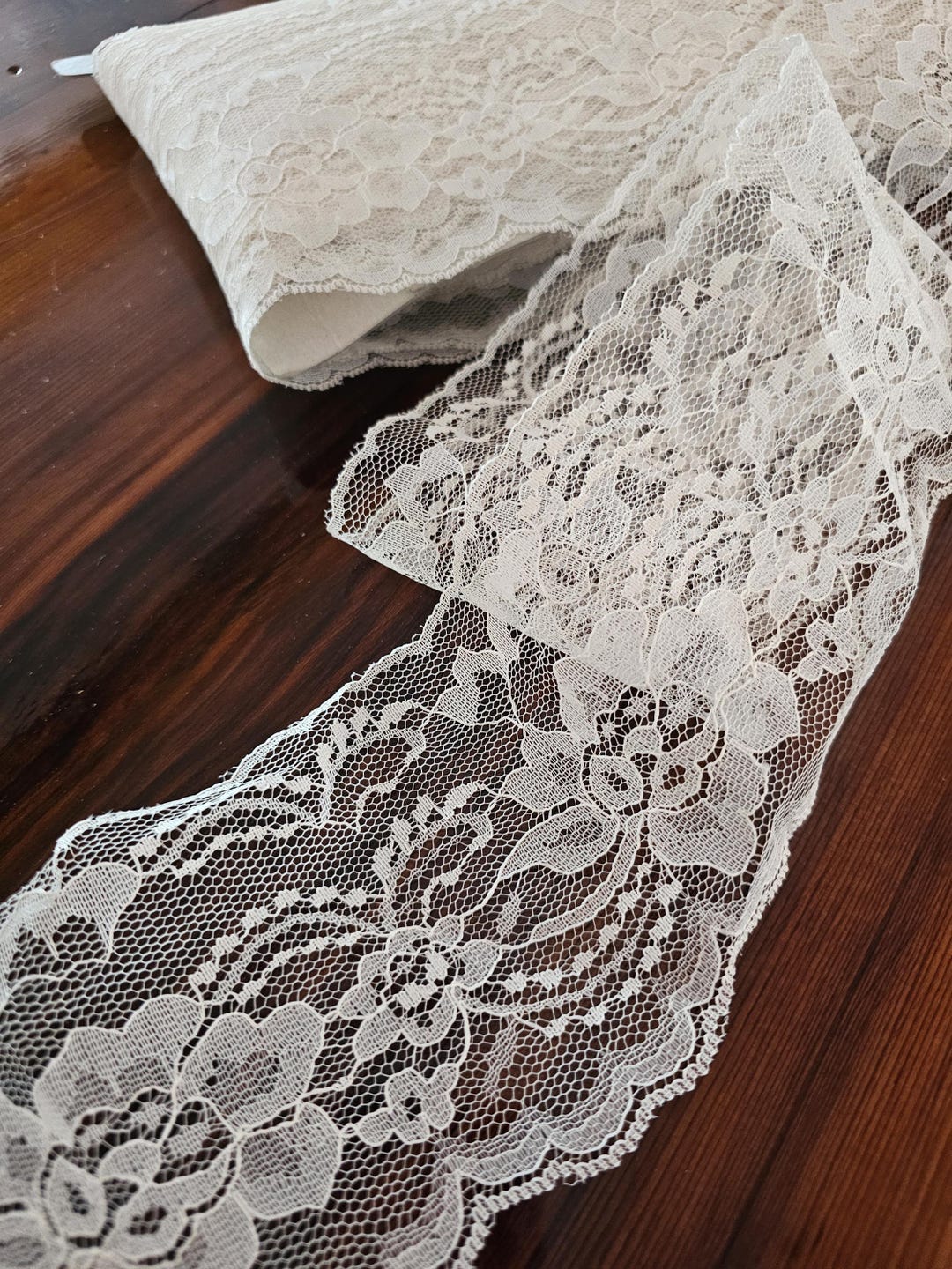 Adorno de encaje de malla beige - 38 metros de encaje vintage - Artículos  victorianos - Shabby - Estilo francés - Artículos de costura - Canadá -  Etsy México, image size:1080x1440