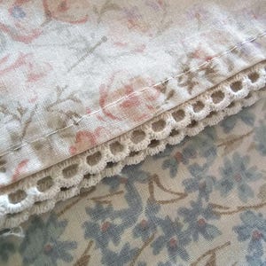 Vintage 70s Floral Pillowcases: Bohemian Lace Trim Bedding (Pair)