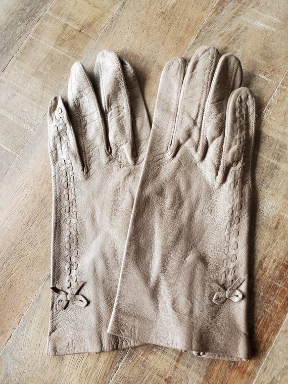 Beige leather gloves, vintage gloves, leather glov