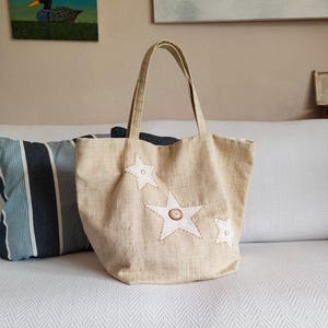 Extra Große Schultertasche, Slouchy Tasche aus strukturiertem Polsterstoff, Umhängetasche mit Sternen Verzierung, Strandtasche, Weekender Tasche, Oversize-Einkaufstasche