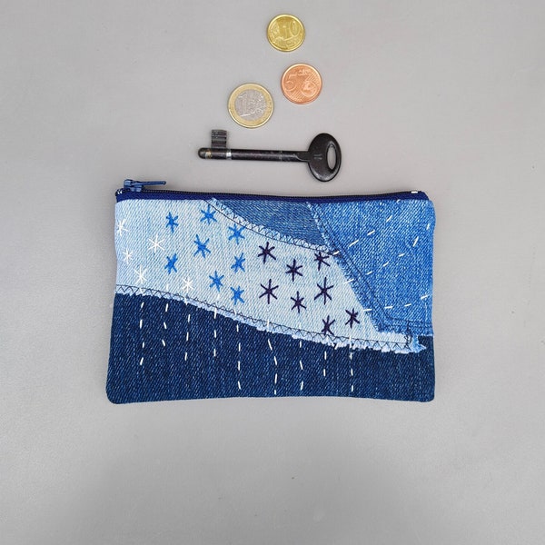 Repurposed denim pouch sashiko boro inspired, Upcycled jeans coin purse, Patchwork denim zippered small pouch, Denim mini wallet