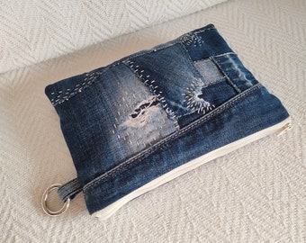 Upcycled denim patchwork pouch, Sashiko boro denim purse, Recycled jeans cosmetic bag, Upcycled jeans zipper pouch, Change coin purse