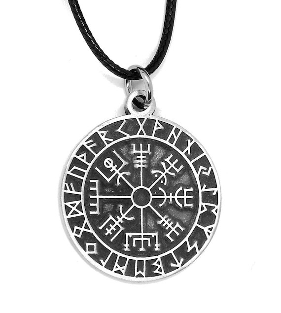 Vegvísir Icelandic magical stave sigil (Viking Rune Compass) Pendant  Necklace