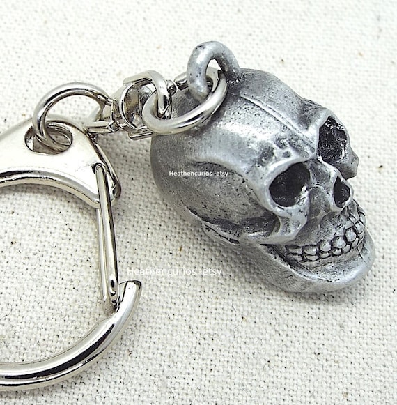 Chunky Gothic Pewter Human Skull Pushgate Keyring in Grey Burlap Pouch