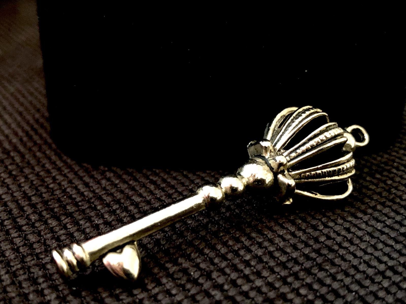 Vintage Pendant Crown Key Etsy