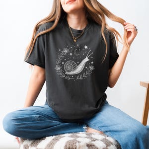Camiseta con estampado de caracol Comfort Colors®, manga corta o larga, con gráficos naturales Pepper