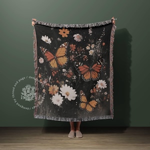 Coperta tessuta con farfalla monarca floreale, coperta botanica Cottagecore scura per divano, coperta spessa e accogliente in cotone intrecciato con frange 50 x 60