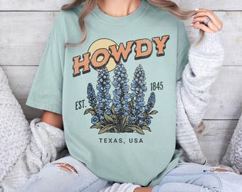 Howdy Texas Bluebonnets Shirt Graphic Tee, Vintage Inspired Texas Hill Country Aesthetic T-shirt for Women