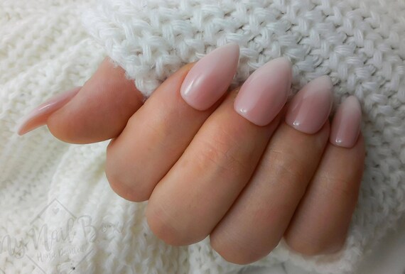 Featured image of post Pink And White Acrylic Nails Almond Even now they are extremely popular