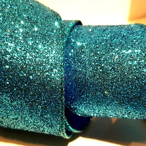RIBBON QUEEN Turquoise Aquablauw blauw effen glitter 2,5" breed lint met draadranden kerst verjaardagsfeestjes klatergoud strikken