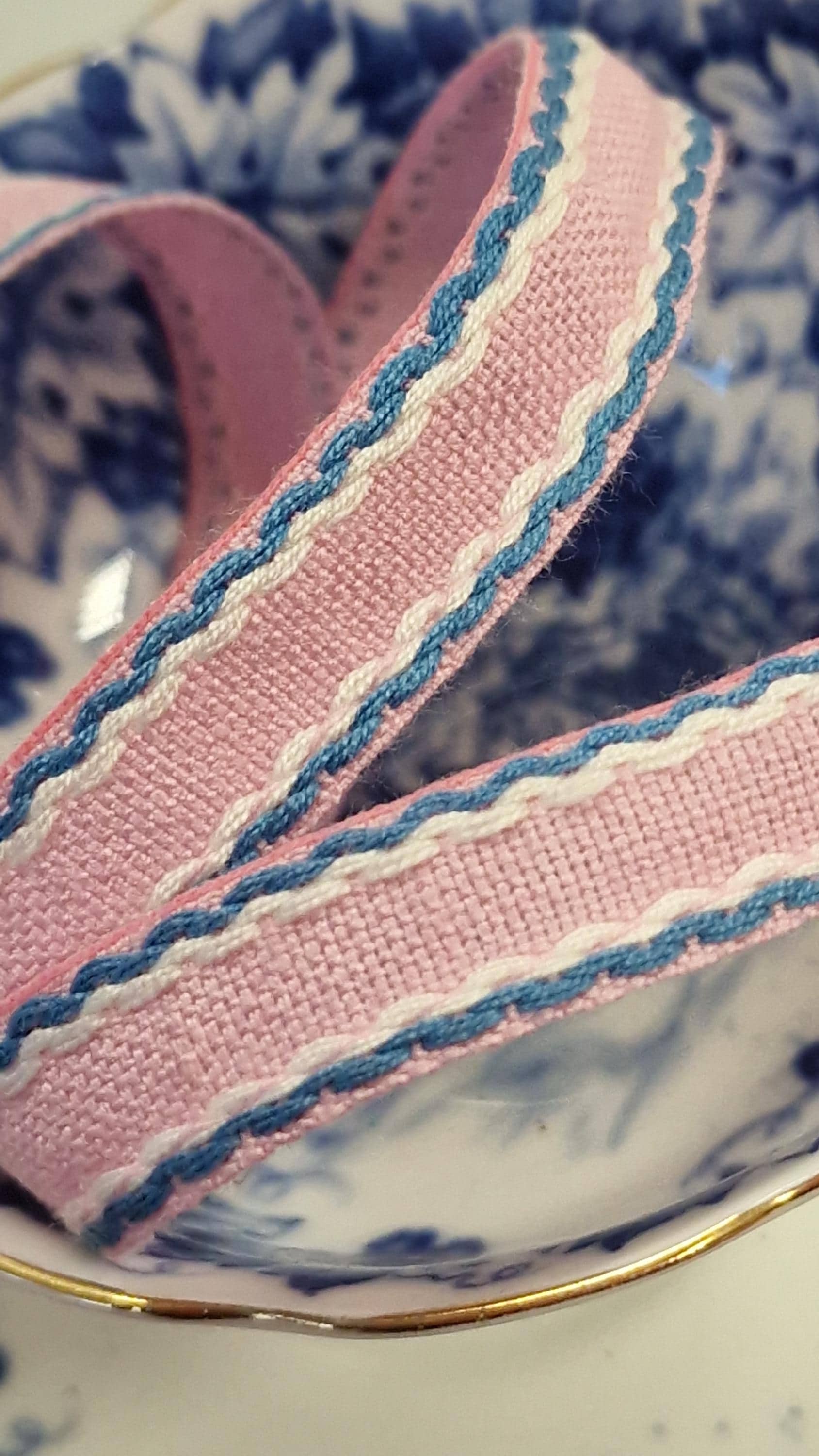 15mm 1/2" French Vintage Style Scalloped Edge Blue chambray trim Braid edging  Ribbon. Shabby Chic Retro. Sewing, craft
