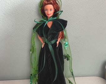 barbie green velvet dress 2004 Holiday Barbie (B5848)