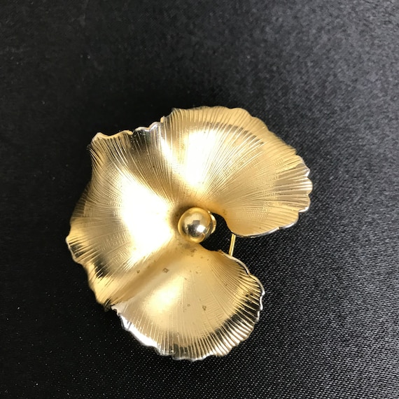 Vintage Giovanni Leaf/Flower Brooch