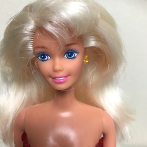 1966 Mattel Twist & Turn Barbie Cabello rubio Ojos azules Rodillas dobladas 1976 Cabeza Vestido hecho a mano