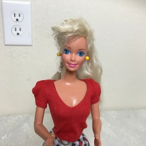 1966 Mattel Twist & Turn Barbie rodillas doblables anillo de pendientes rubios platino