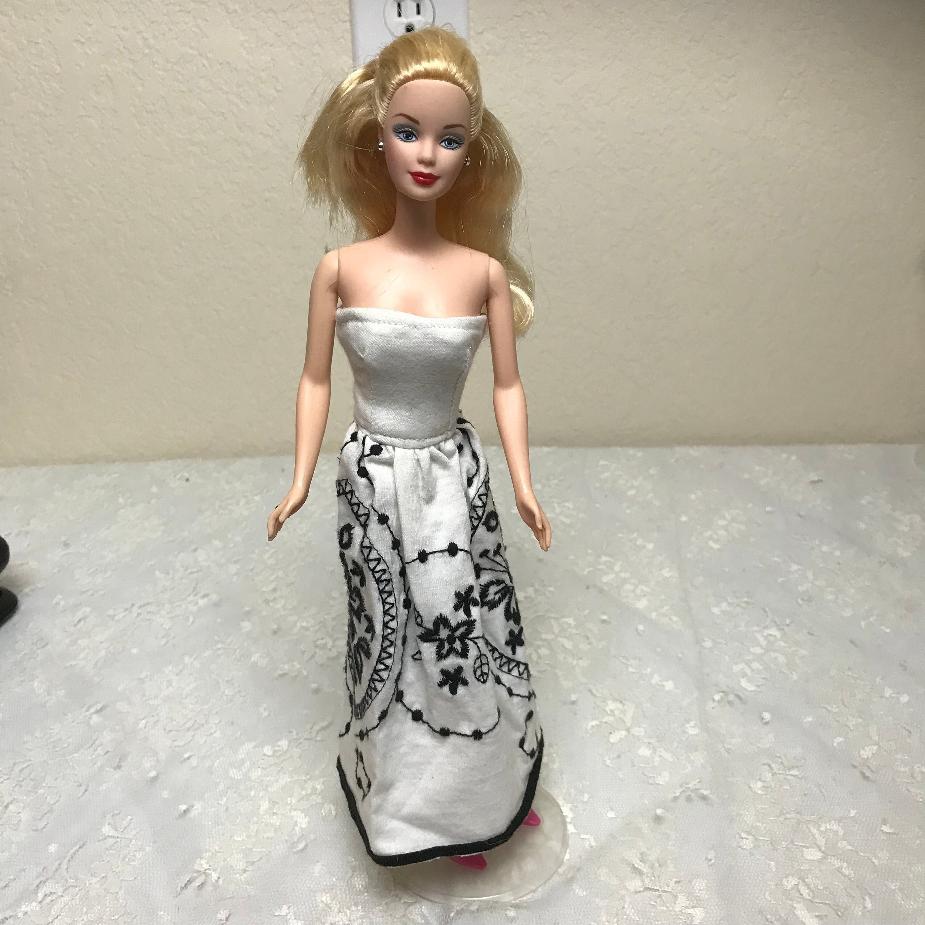 VINTAGE MATTEL POUPEE Barbie 1966 Avec Tenue Barbie Club Day To Night
