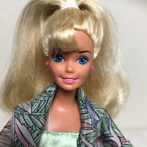 Mattel 1993 Articulated Barbie Doll Blond Hair Blue  Eyes 1976 Head Pink Earrings