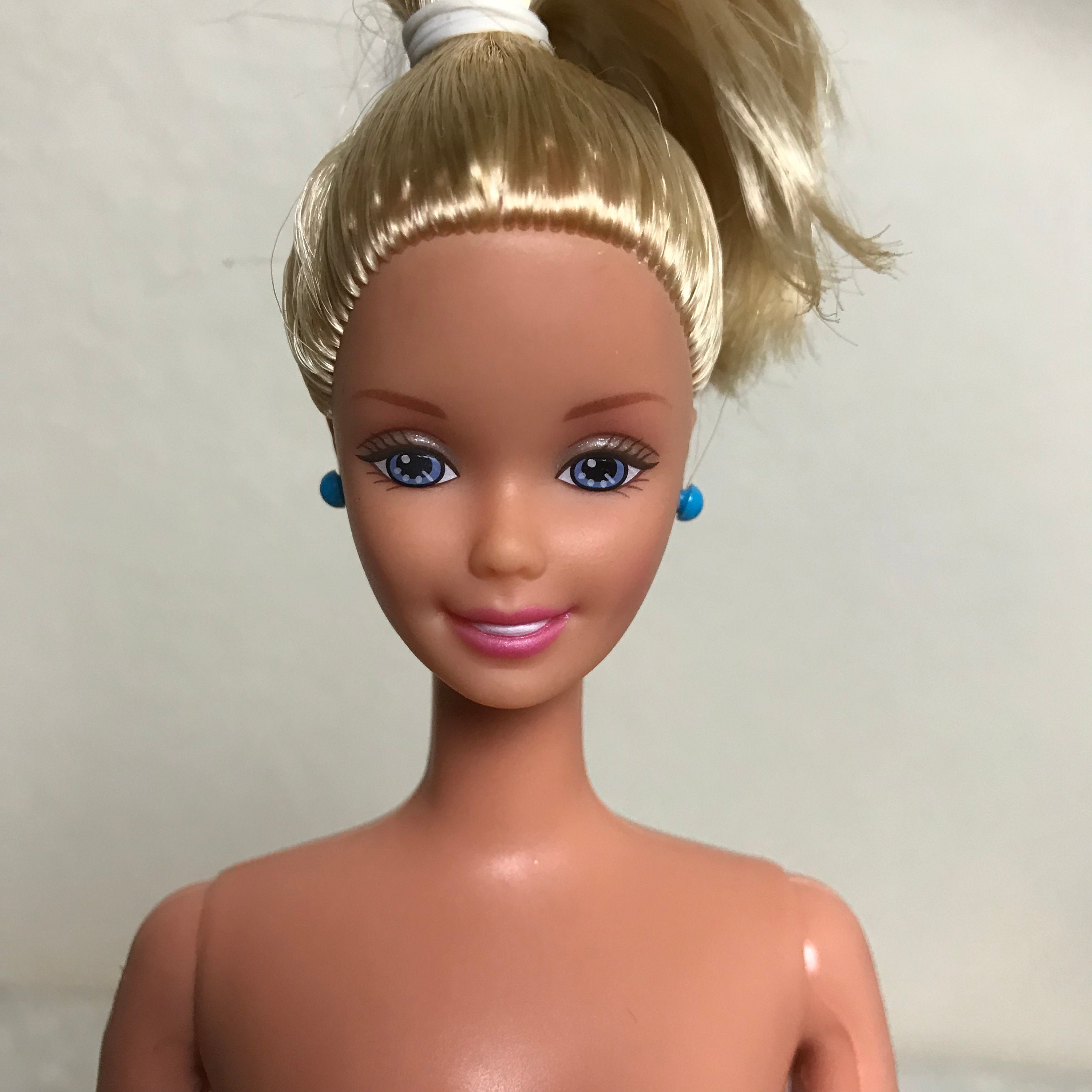Barbie Mattel + 3 tenues - Robe cocktail Fashionistas Sassy gown life
