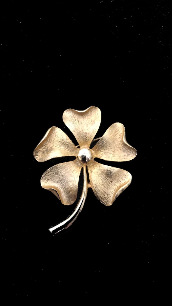 Vintage Sarah Coventry Flower Pin/Brooch Flower is