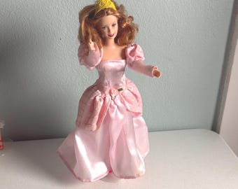 1999 Mattel Barbie as Glinda the Good Witch Wizard of Oz