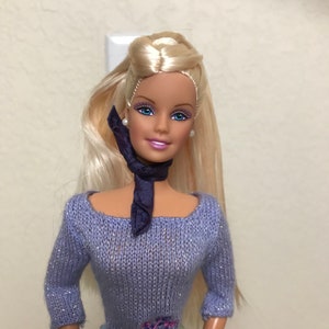 Mattel 1991 Fashion Avenue Barbie Knees Bend Articulated Elbows Blond Hair Blue Eyes