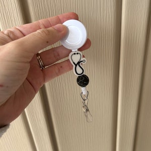 Stethoskop Abzeichen Reel, austauschbar, RN Abzeichen, Perlen Badge Reel, Alligator Clip, einziehbare Badge Reel, ID Badge Inhaber, Pflege, RN
