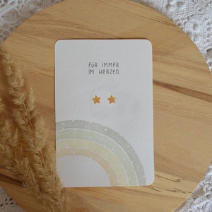 Postkarte für Sternenkind Zwillinge mit Regenbogen