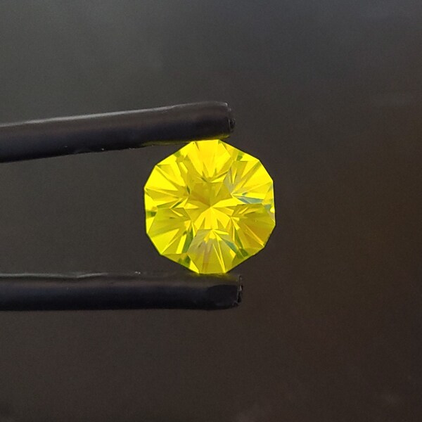 7.15ct Amarillo Itrio Aluminio Granate Geoda Gnomo Piedra Preciosa Suelta