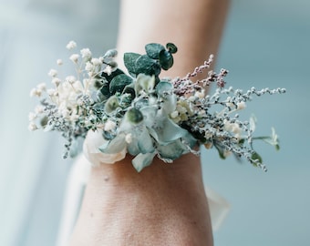 ARIANA | Light blue ivory preserved eucalyptus bridal bracelet / Brides and bridesmaids floral accessory for a boho wedding