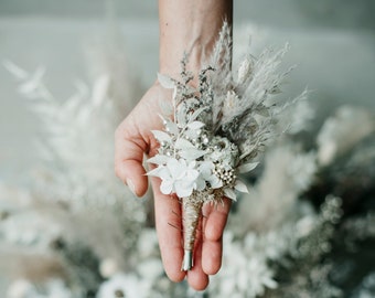 HAWA | Organic white groomsmen buttonhole / Preserved and dried flowers / Groom wedding boutonniere / Men's boho corsage