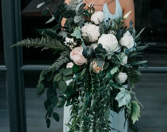 AYARI | Wedding minimalist bouquet with falling flowers / Boho floral greenery bunch for bride / Bridal bohemian wild, preserved eucalyptus