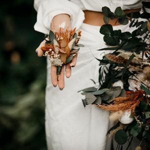 SIOBHAN standard buttonhole | Rust brown, ivory, white, burnt orange boho groomsmen corsage preserved eucalyptus / Groom wedding boutonniere