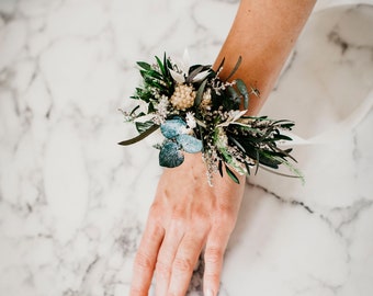 MIURRA bracelet | Greenery white ivory preserved eucalyptus bridal bracelet / Brides and bridesmaids floral accessory for a boho wedding