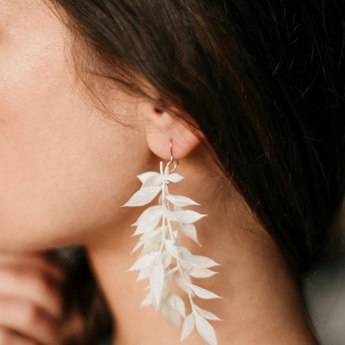 INIMINIMA l Minimalistic white boho earrings made of preserved plants / Minimal pure hand-made jewellery