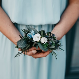 AYARI / Peineta floral verde, blanca, azul claro-melocotón-rosa y marfil / Pieza nupcial para una boda boho / Enredadera de flores para una novia imagen 4