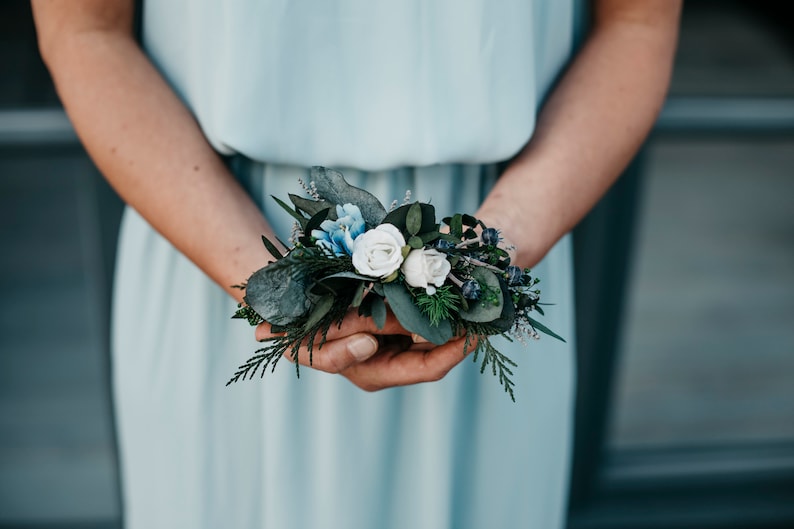 AYARI / Peineta floral verde, blanca, azul claro-melocotón-rosa y marfil / Pieza nupcial para una boda boho / Enredadera de flores para una novia imagen 4