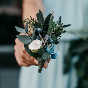 AYARI | Green, white-light blue groomsmen minimal buttonhole / Groom wedding eucalyptus boutonniere / Men&#39;s pocket clip corsage for weddings