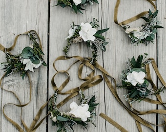 GREENERY | Minimal bridal bracelet with preserved eucalyptus / For brides and bridesmaids for a boho wedding / Wedding floral accessory