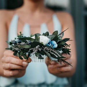 AYARI / Peineta floral verde, blanca, azul claro-melocotón-rosa y marfil / Pieza nupcial para una boda boho / Enredadera de flores para una novia imagen 3