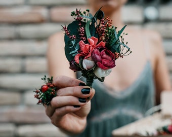 KENITRA | Burgundy white groomsmen buttonhole with preserved eucalyptus / Groom wedding boutonniere / Men's boho corsage