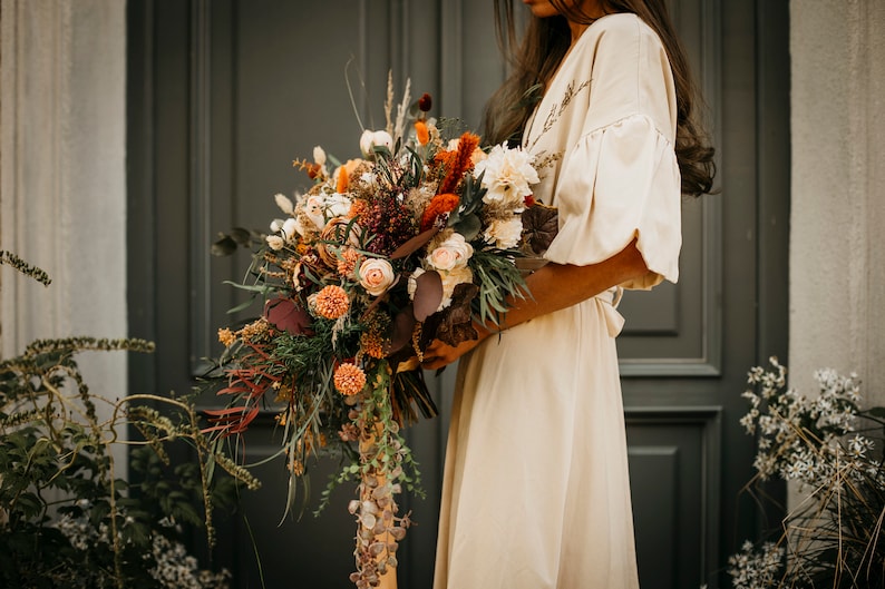 YASSINE bouquet Wild light orange dark mauve ivory peach wedding bouquet / Boho floral minimal bunch for a bride / Flowery bridal bohemian image 5